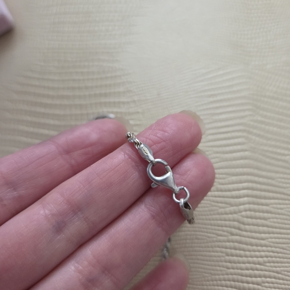 Elegant Sterling Silver Twisted Rope Design Chain Necklace - Picture 7 of 10